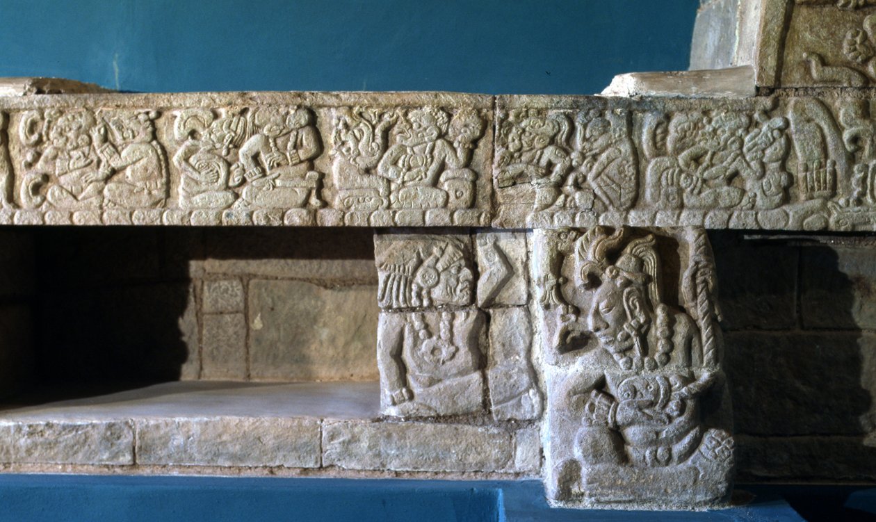 Lavička Copan Sepulturas, pozdní klasické období 600-900 našeho letopočtu od Mayan