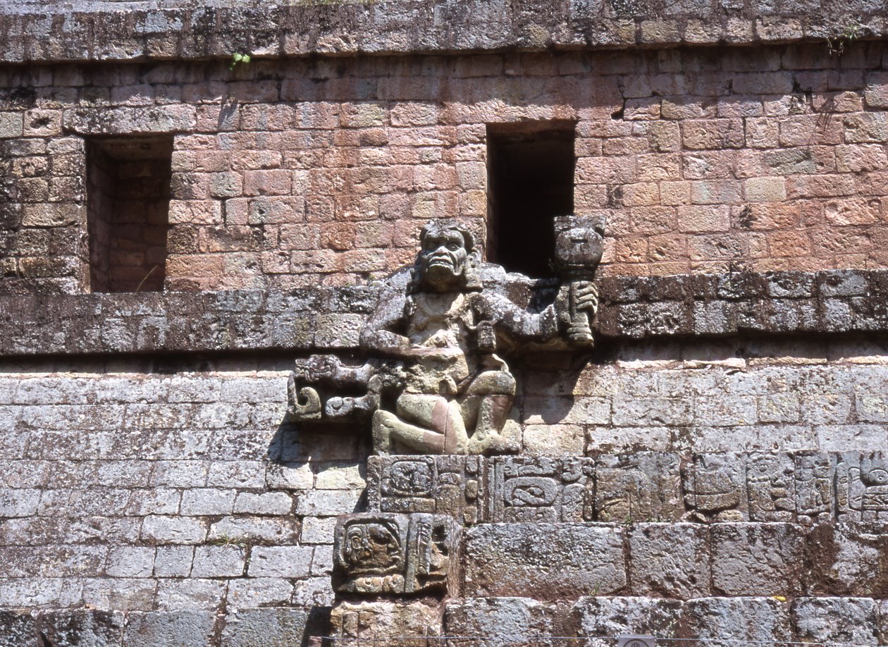 Západní dvůr v Copanu, pozdně klasické období 600-900 n. l. od Mayan