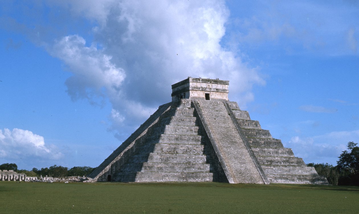 El Castillo, rovnodennost v Chichén Itzá, po klasickém období c 600-900 našeho letopočtu od Mayan