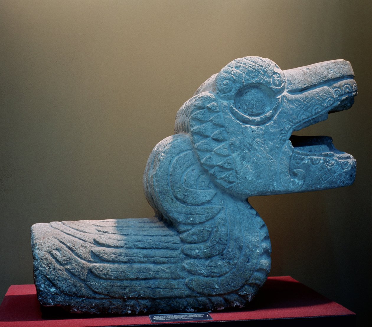 Opeřený had, 800-900 AD (barevný kámen) od Mayan