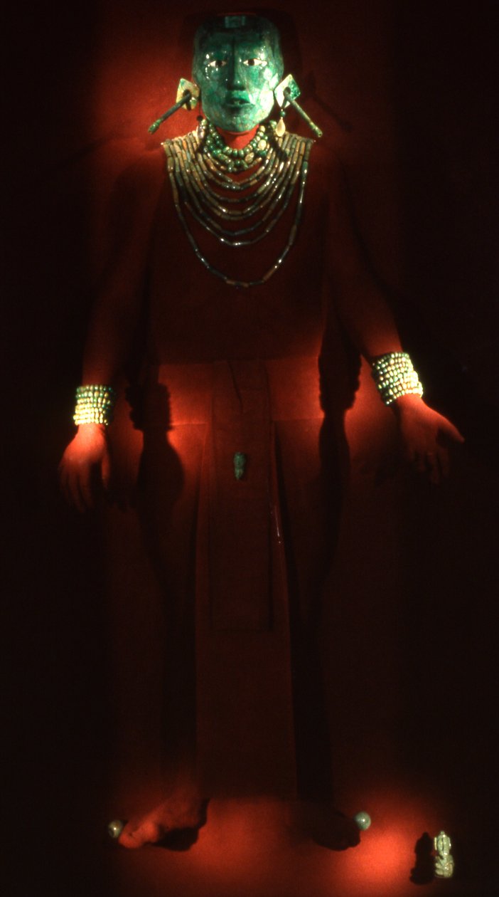 Royal Jewels of Pacal, král Palenque, pozdní klasické období (nefrit, mušle a obsidan) od Mayan