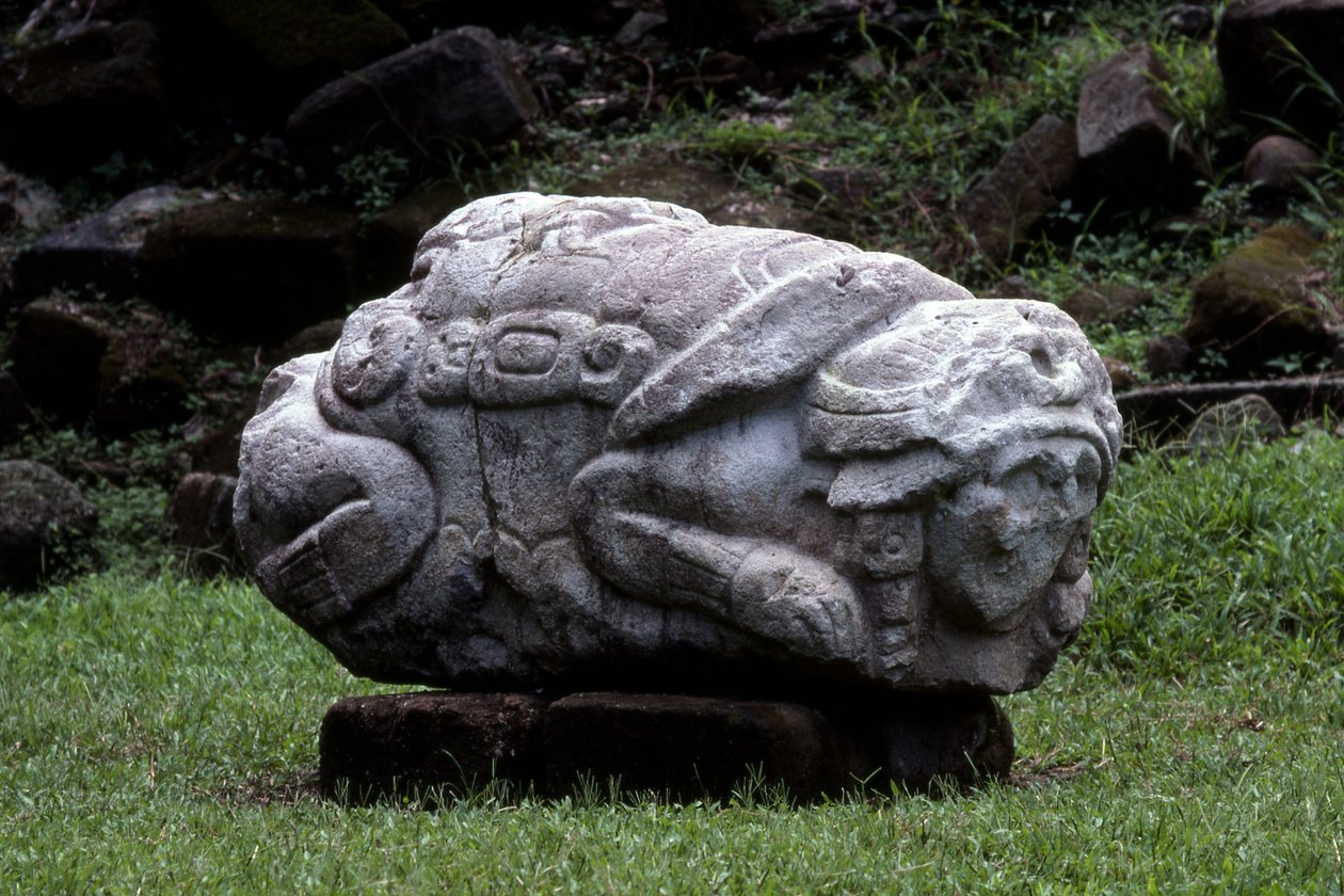 Zoomorfní kámen, období pozdní klasiky (600–900 n. l.) od Mayan
