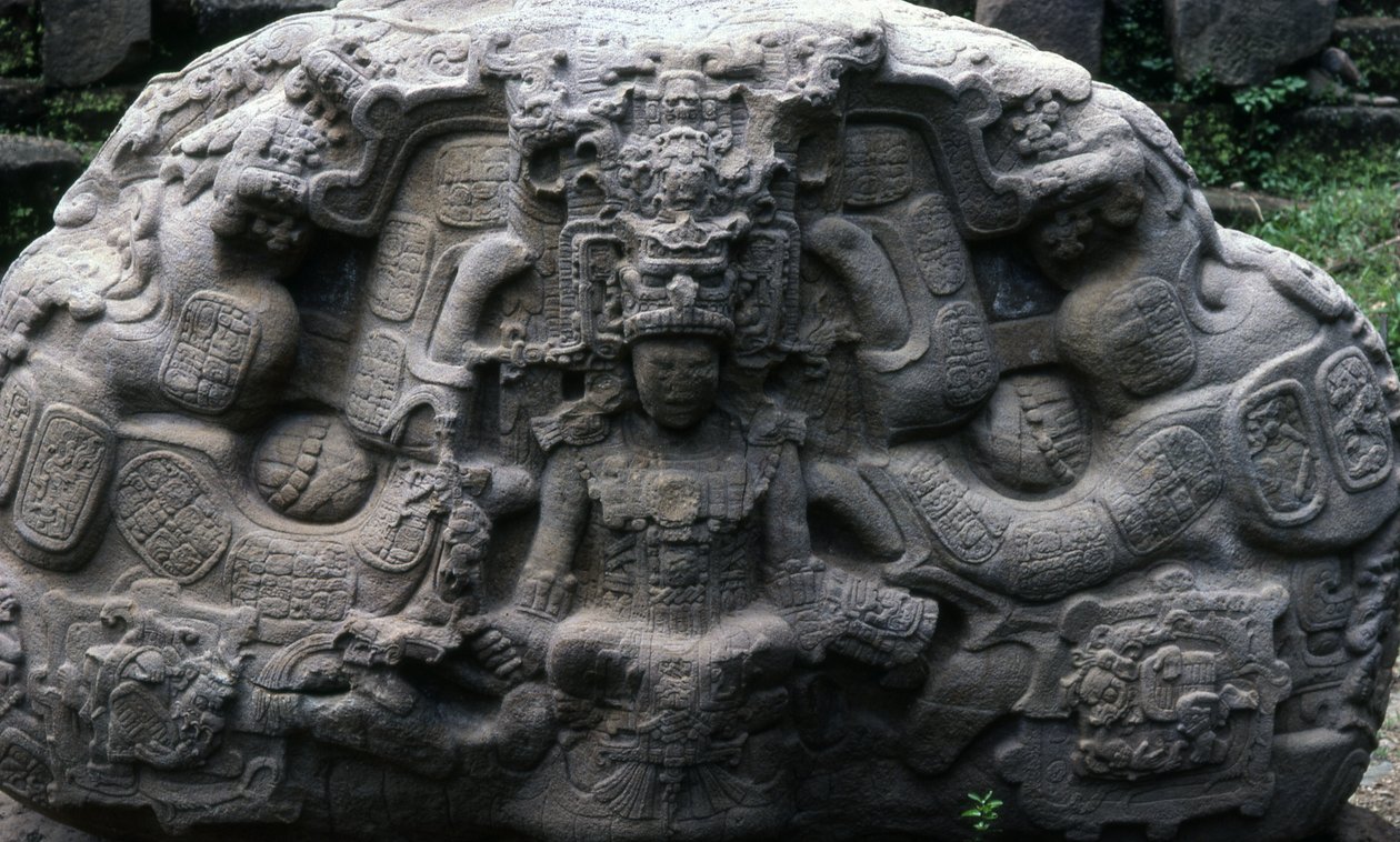 Zoomorfní kámen P, pozdně klasické období (600-900 n. l.) od Mayan