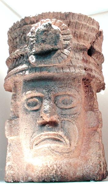 Postava s opeřeným kloboukem, 500-800 našeho letopočtu od Mayan