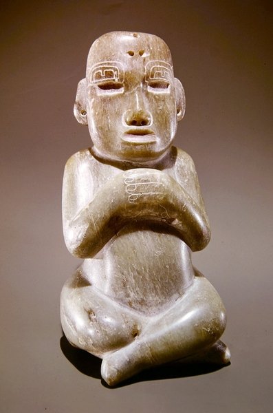 Soška nalezená v raně klasickém mayském depozitu v Uaxactun, departement El Peten (fuchsite) od Mayan