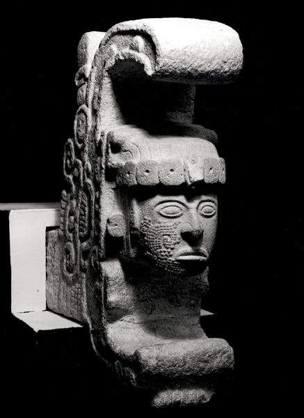 Královna z Uxmalu, chrámová řezba, 987-1185 (pískovec) od Mayan