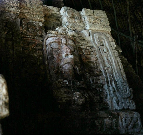 Architektonická maska, Chrám Mascarones, Kohunlich, Yucatánský poloostrov, Mexiko, rané klasické období (300-600 n. l.) (kámen a štuky) od Mayan Mayan