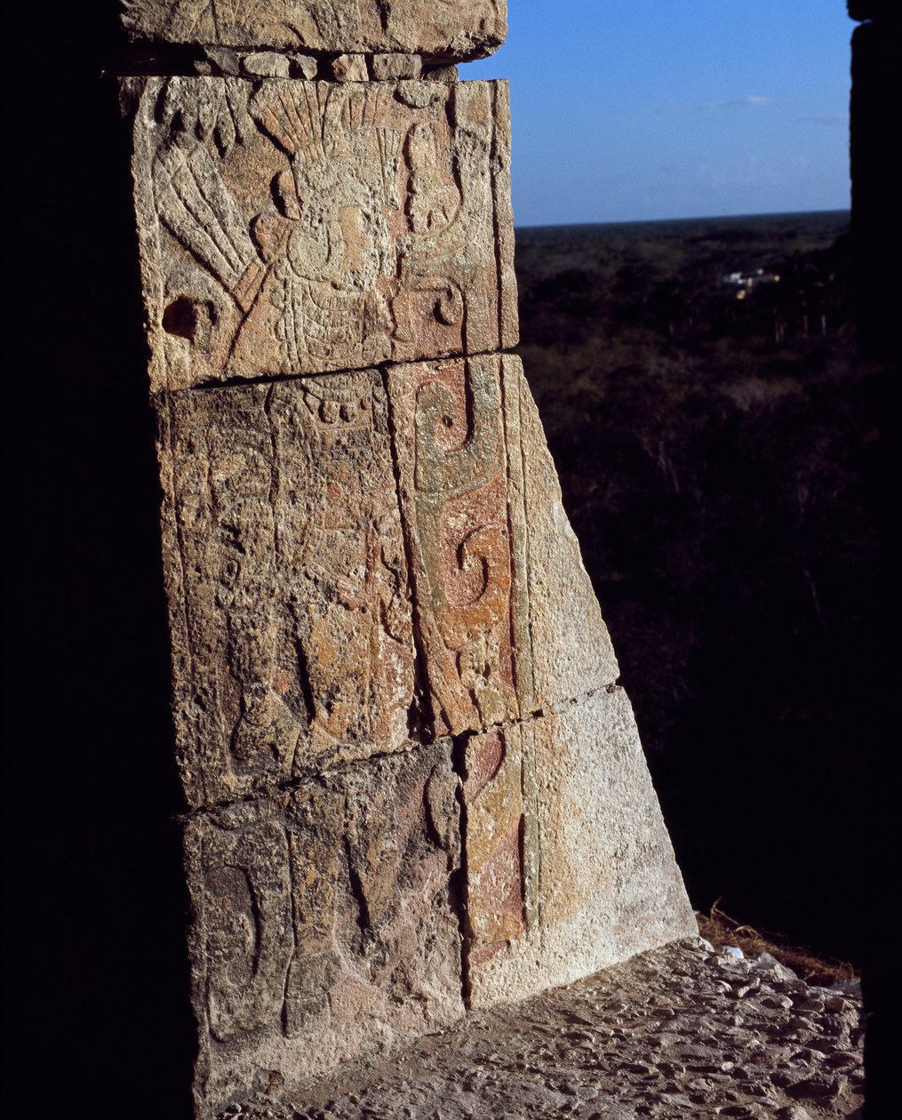 Detail vlysu válečníka, El Castillo od Mayan Mayan