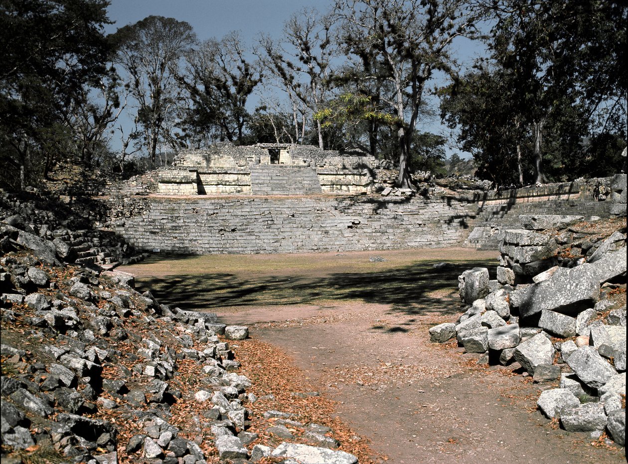 Chrám východní Akropole 22, 4.–10. století od Mayan Mayan