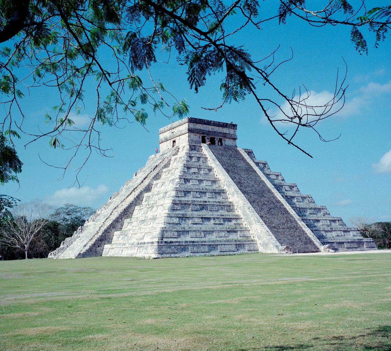 Předkolumbovská civilizace: pohled na lokalitu Chichen Itza v oblasti Yucatan. Mayská civilizace, klasické období a mayská renesance, 750-1200 našeho letopočtu. Mexiko od Mayan Mayan