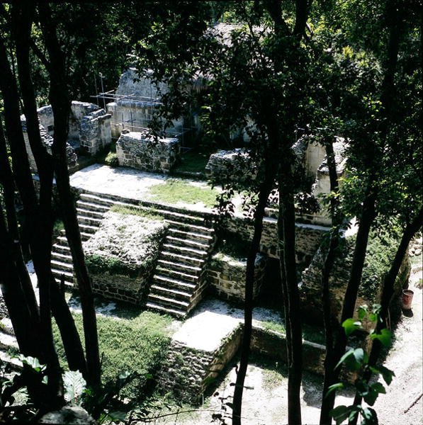 Chrám N, pozdní klasické období (600–900 n. l.) (foto) od Mayan Mayan