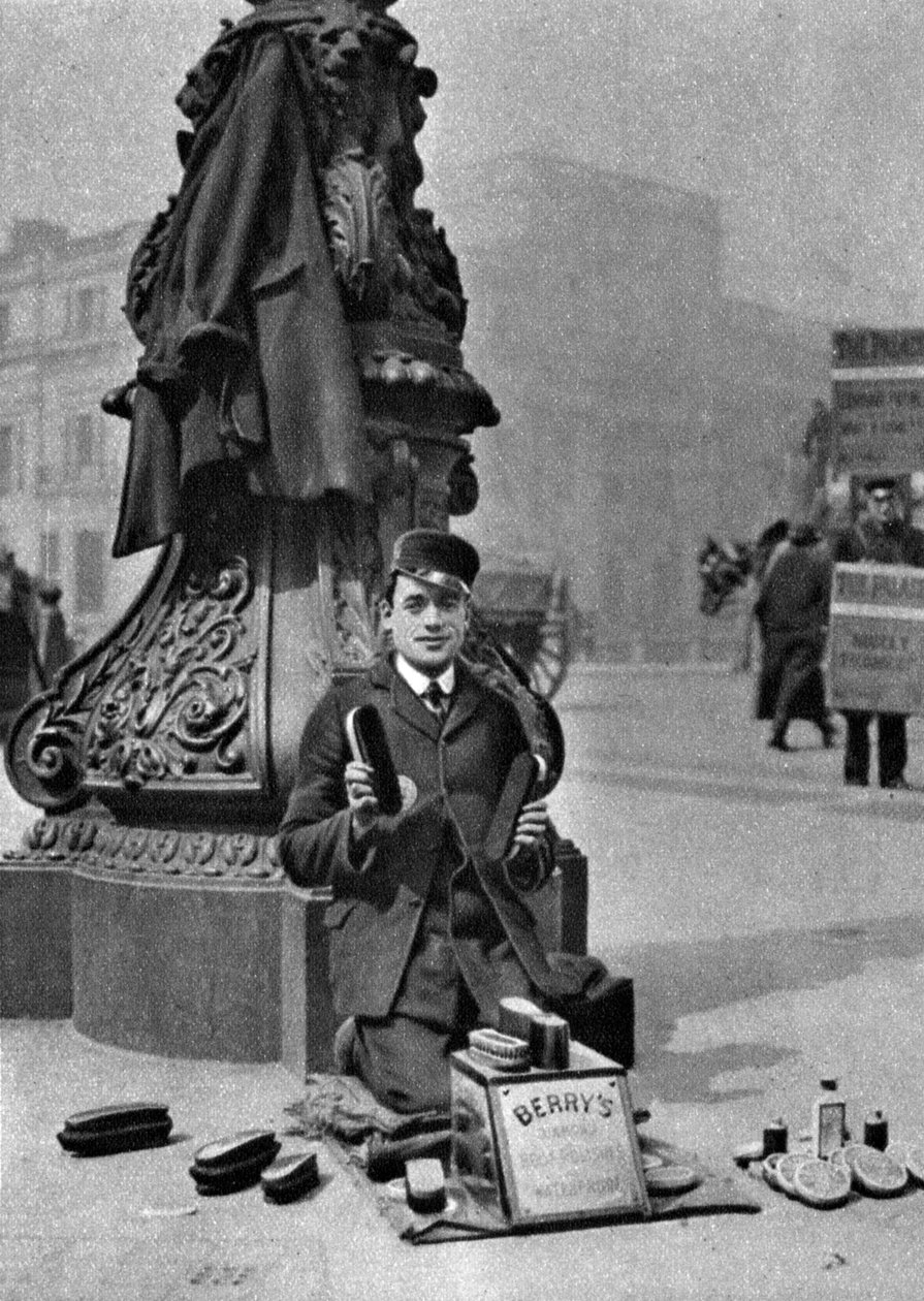 A bootblack, Londýn, 1926-1927 od McLeish