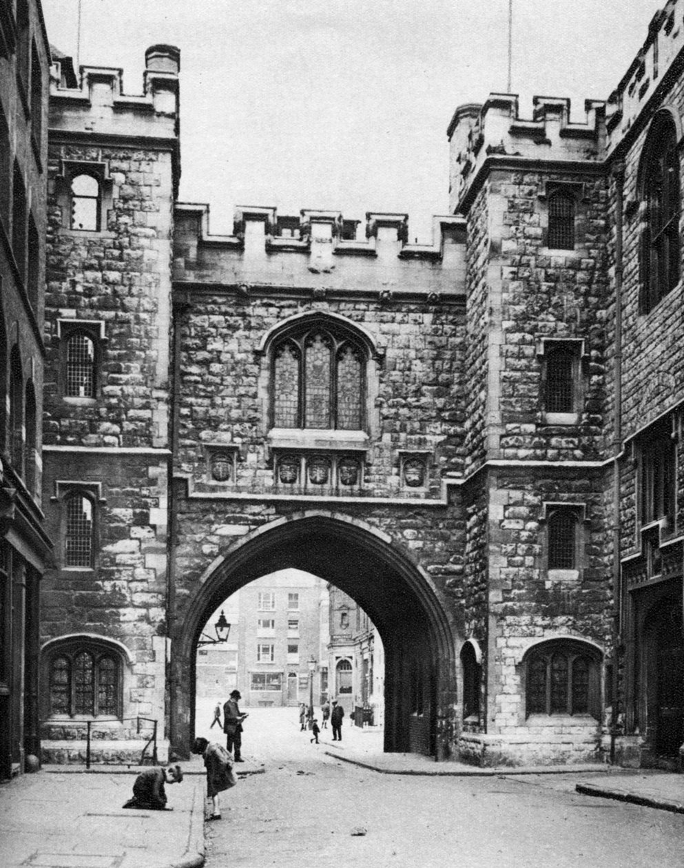 St Johns Gate v neděli, Clerkenwell, Londýn, 1926-1927 od McLeish
