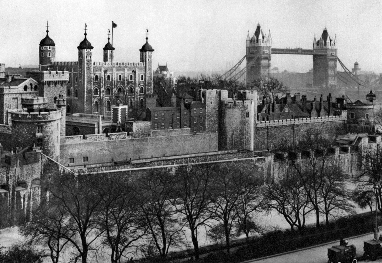 Tower of London, 1926-1927 od McLeish