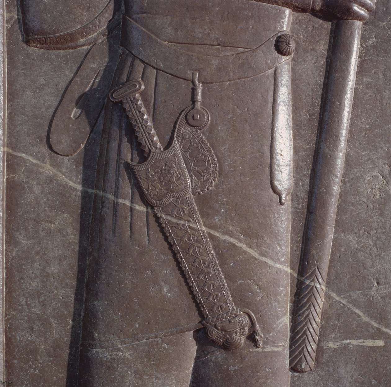 Řezba Xerxova meče nosiče zbraní, reliéf v Audienční síni v Persepolis (bronz) od Median School