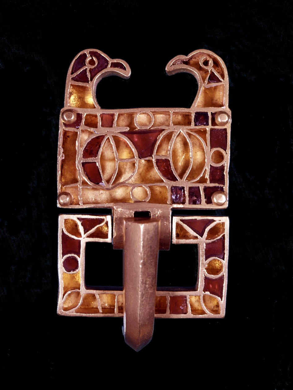 Klenot zdobený ptačími hlavami (Francie) ze 6. století.Musée de Saint-Germain en Laye od Merovingian Merovingian