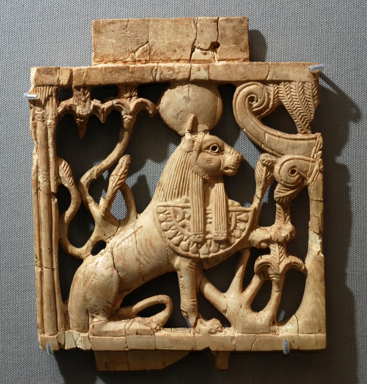 Slonovinová tabulka, Nimrud, cca 900-600 př. Kr od Mesopotamian