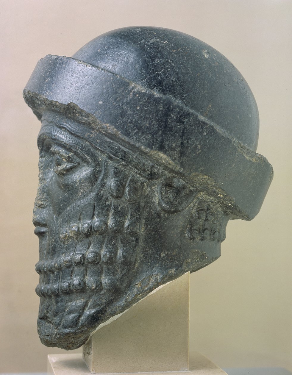 Královská hlava, známá jako hlava Hammurabi, Susa, Írán, počátek 2. tisíciletí, 1750 př.nl (diorit) od Mesopotamian