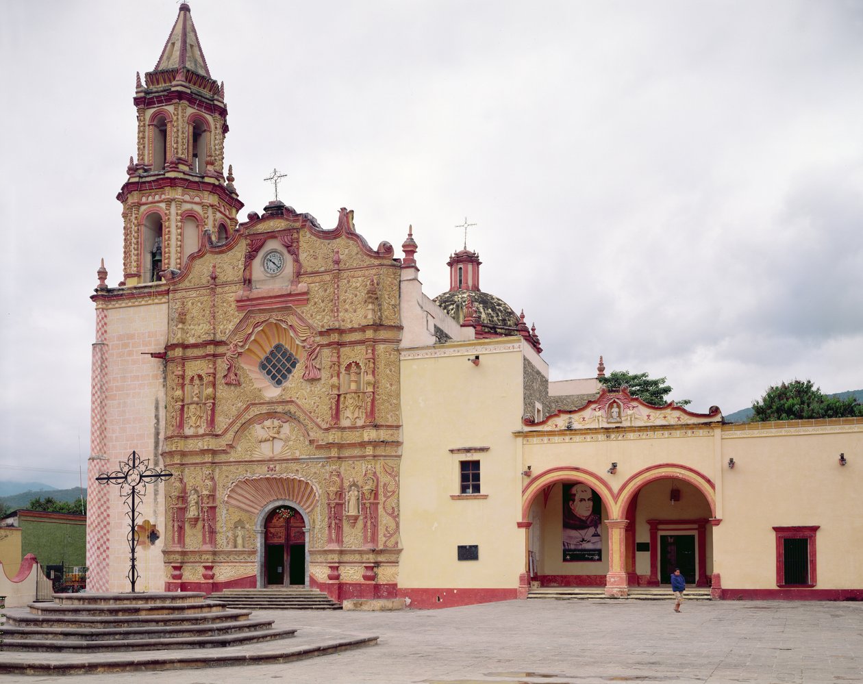 Fasáda františkánského misijního kostela svatého Jakuba v Jalpanu, 1751-58 od Mexican School