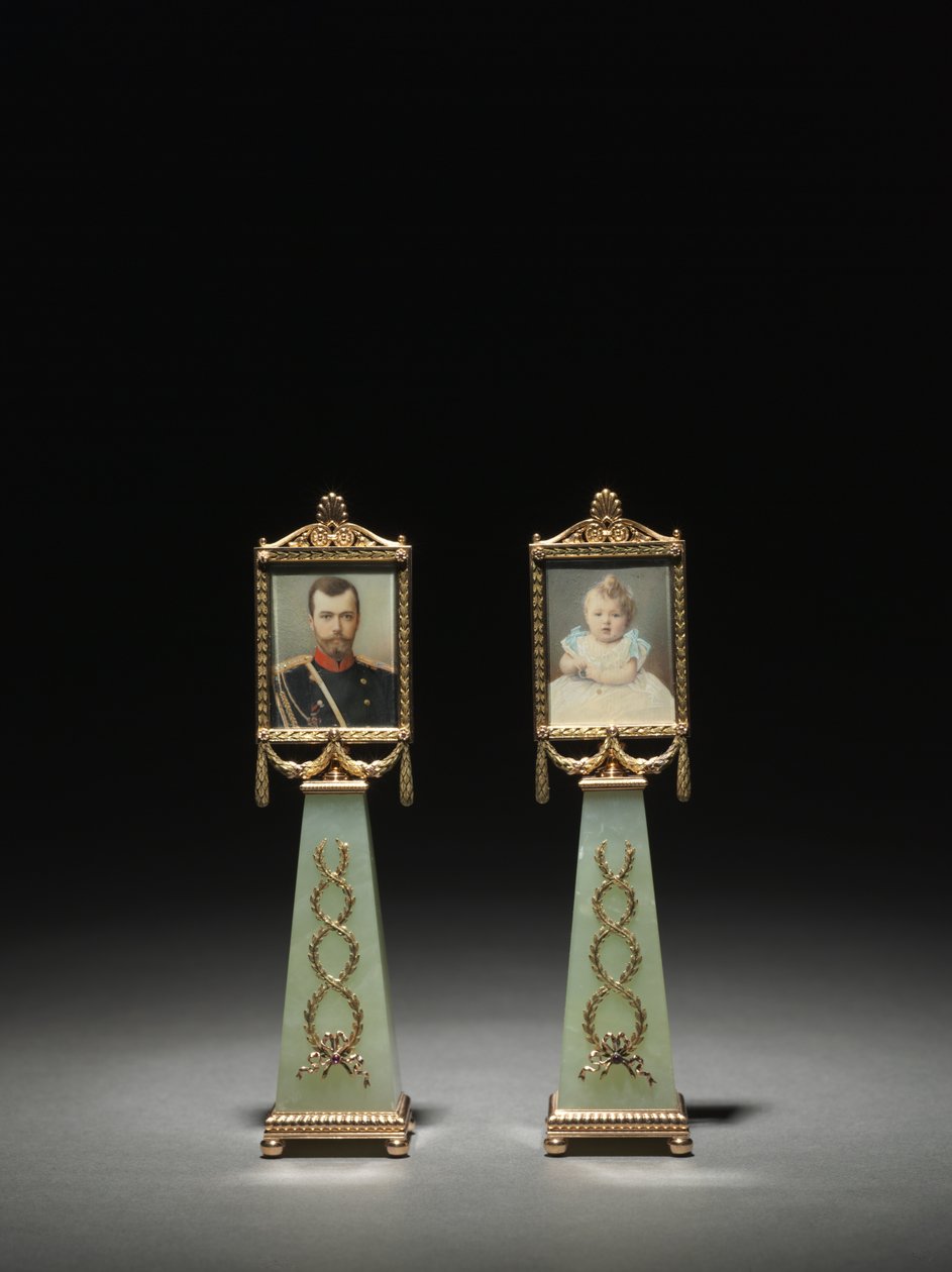 Zarámované miniatury: Portrét cara Mikuláše II. a Portrét velkovévodkyně Olgy, firma Peter Carl Fabergé od Michael Evlampievich Perkhin
