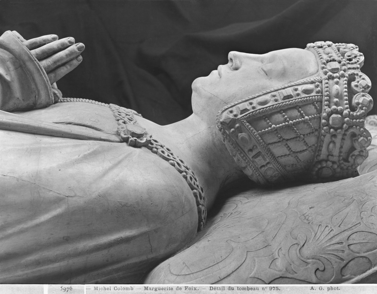 Nantes, katedrála sv. Petra a Pavla, hrob Františka II., vévody z Bretaně a Markéty z Foix, detail Marguerite de Foix, 1502-07 sádrový odlitek z mramorového bw foto od Michel Colombe