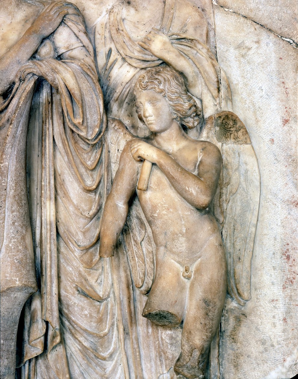 Anděl, benátský mramor, počátek 16. století. Pohřební obřad, detail, muzeum Louvre. Socha Michelangela Buonarroti dit Michel Ange (Michelangelo nebo Michelangelo od Michelangelo Buonarroti