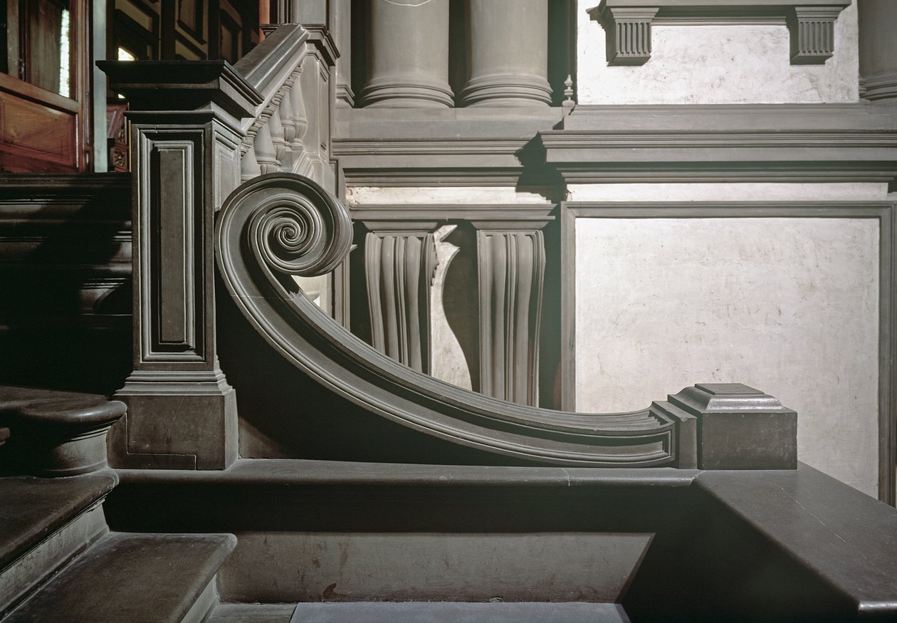 Vstupní hala, detail schodiště navrženého Michelangelem v letech 1524-34 a dokončeného v roce 1559 Bartolomeem Ammannatim 1511-92 foto od Michelangelo Buonarroti