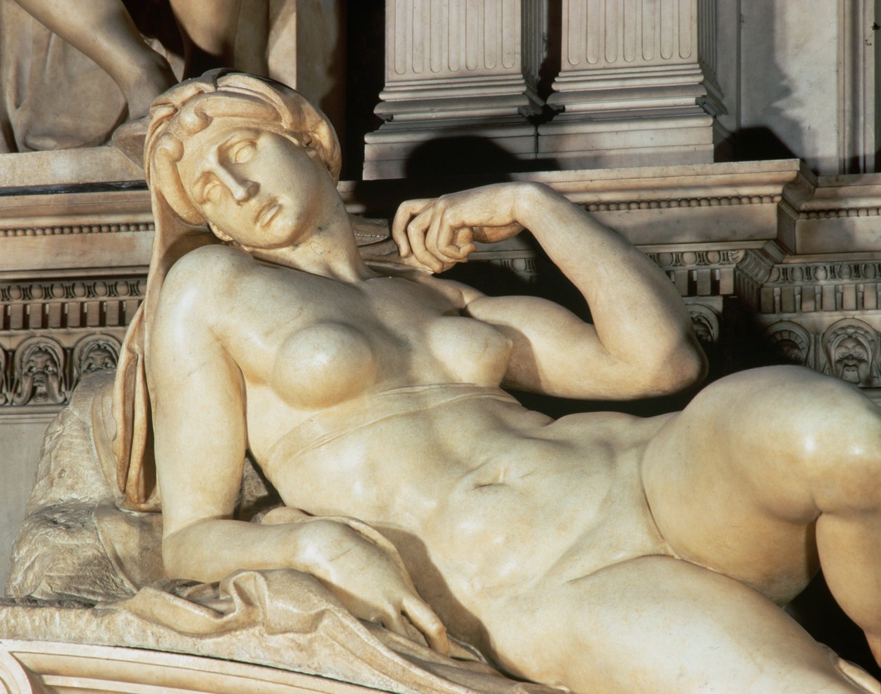 Hrobka Lorenza de Medici, detail mramoru Dawn od Michelangelo Buonarroti