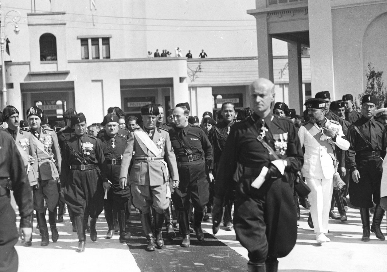 Mussolini na zahájení pátého festivalu Levante v Bari, 6.9.1934 (čb foto) od Michele Ficarelli