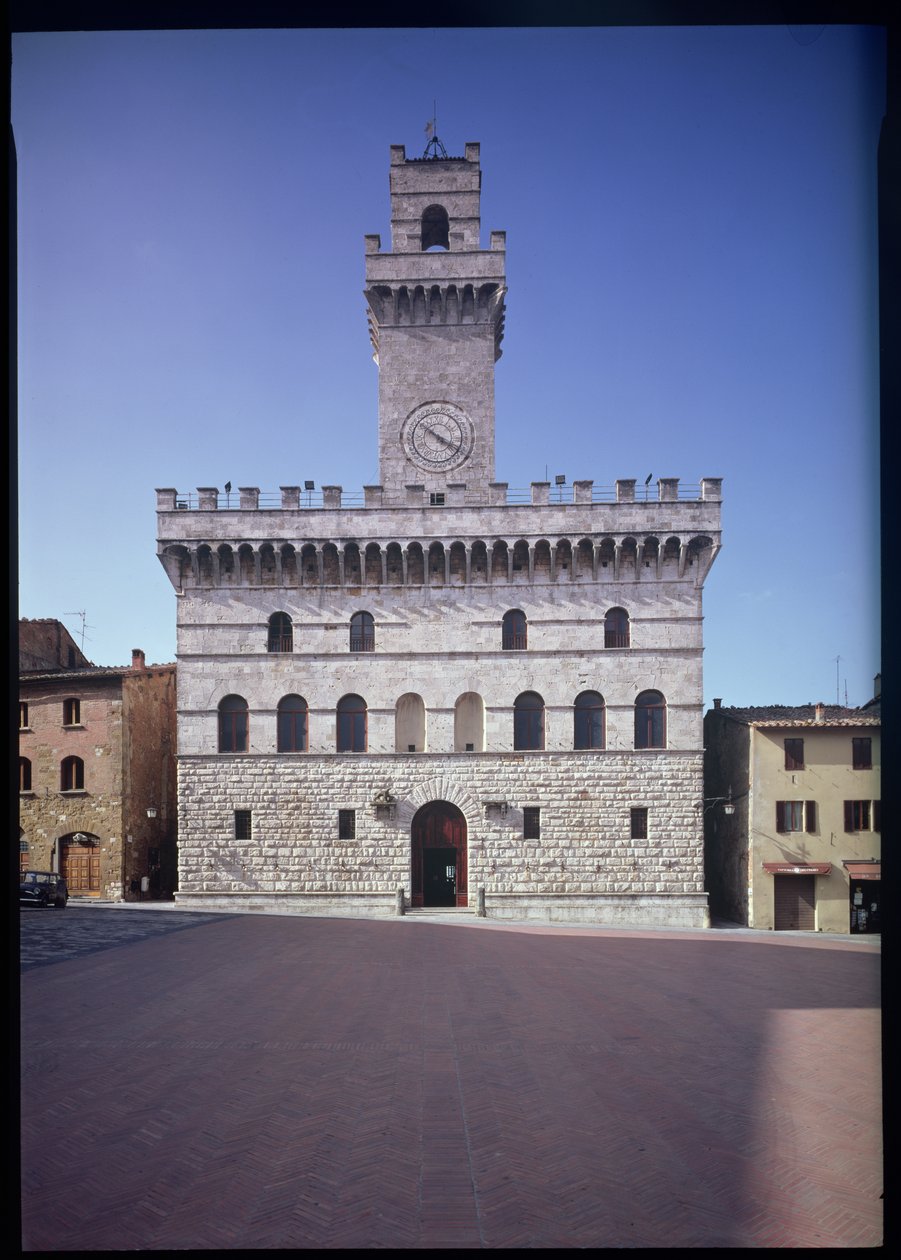 Vnější pohled na Palazzo Comunale, Montepulciano od Michelozzo di Bartolommeo