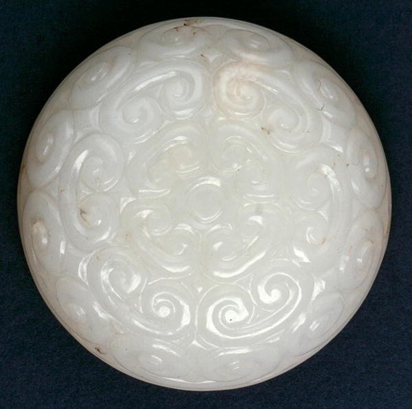 Seal-paste Krabice ve stylu Guri Lacquer se svitky Lingzhi (nefrit) (viz také 208357) od Ming Dynasty Chinese School
