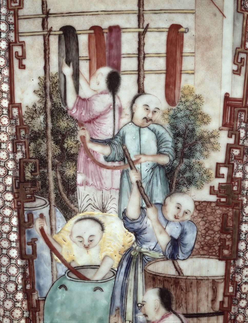 Detail z vázy zobrazující muže, jak barví hedvábí (keramika) od Ming Dynasty Chinese School