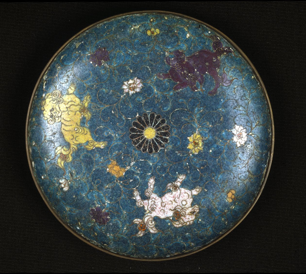 Deska v mědi a cloisonne smaltu, období Ming (1368 - 1644). od Ming Dynasty Chinese School