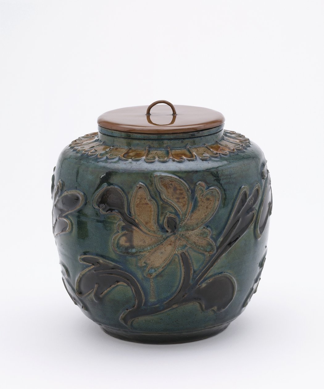 Polychromovaná dóza s lakovaným víčkem (keramika a lakované dřevo) od Ming Dynasty Chinese School