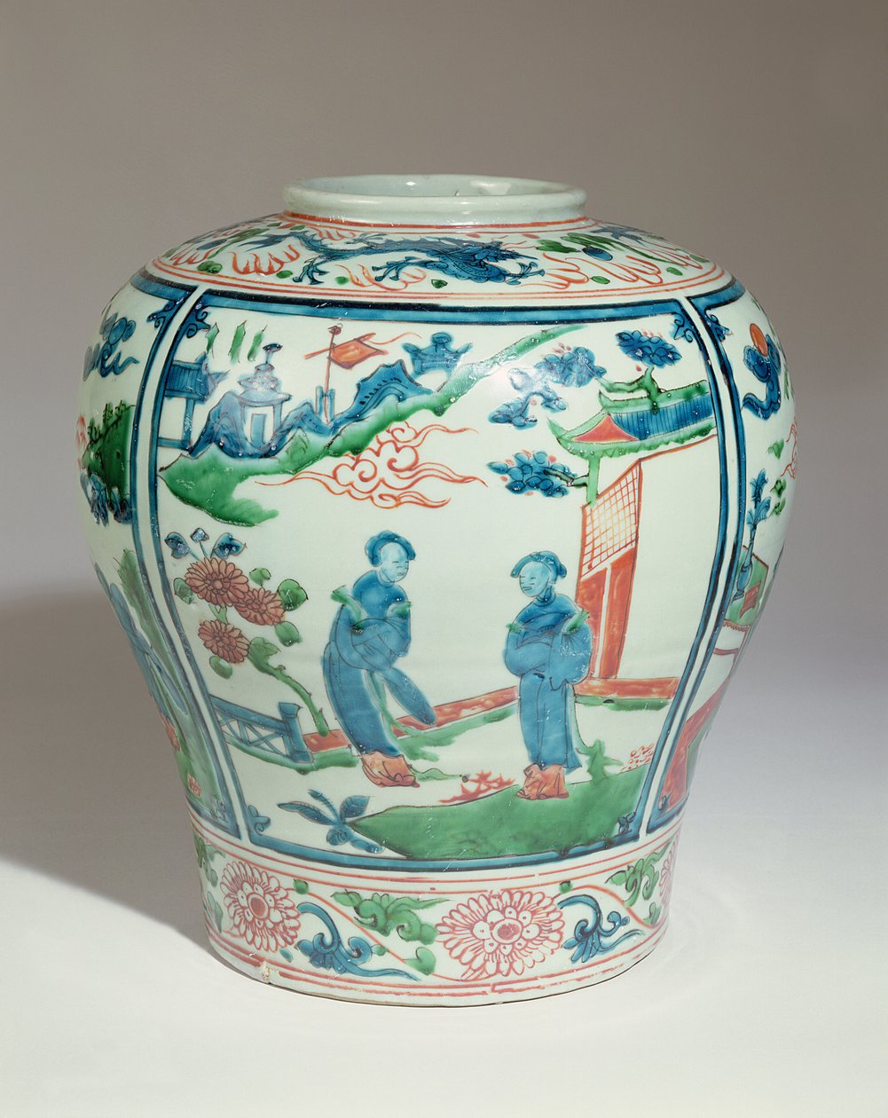 Swatow polychromovaná vejčitá nádoba, konec 16. století (keramická) od Ming Dynasty Chinese School