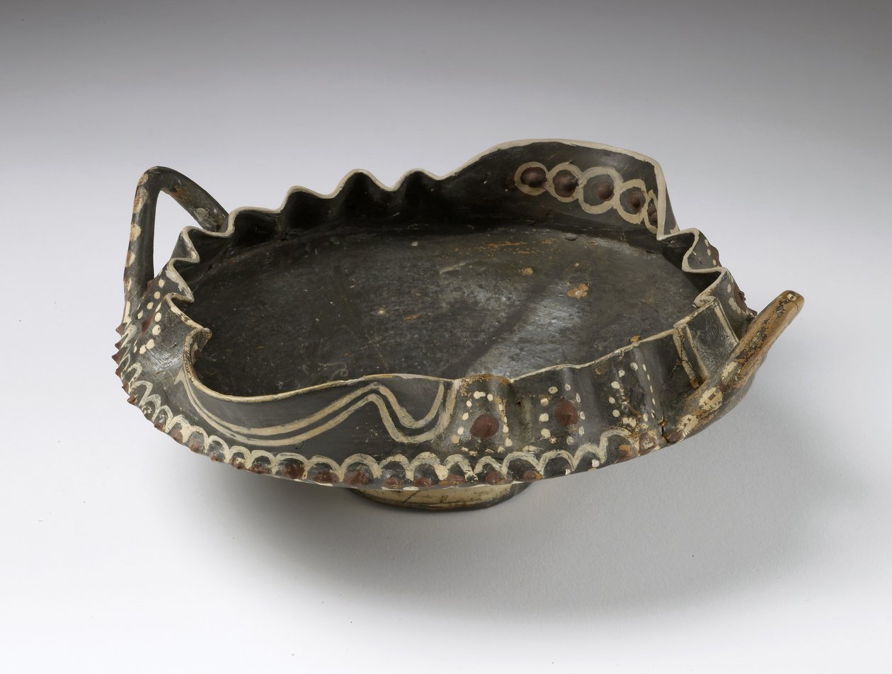 Pohár s vlnitým okrajem, Knossos, období středního Minojska, cca 1800 př. n. l. (malovaná kamenina) od Minoan