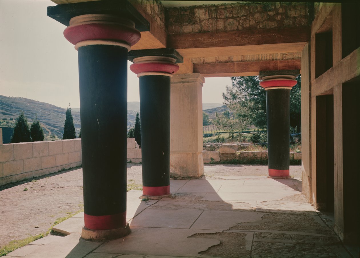 Pohled na portikus paláce, cca 1500 př.nl od Minoan