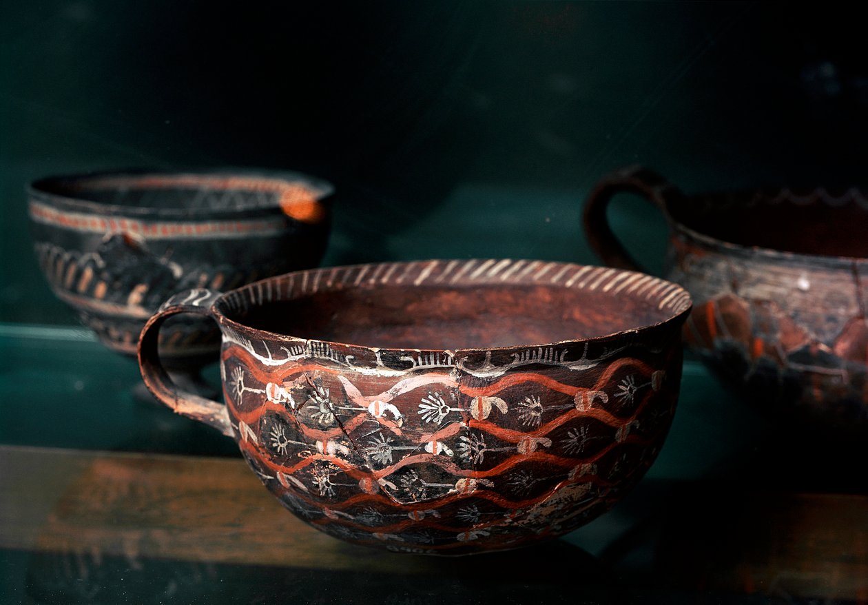 Minojské umění: keramický pohár protopalatiale období Kamares (Kréta) (2100 až 1650 př. n. l.), z Cnossu. Heraklion, Archeologické muzeum od Minoan