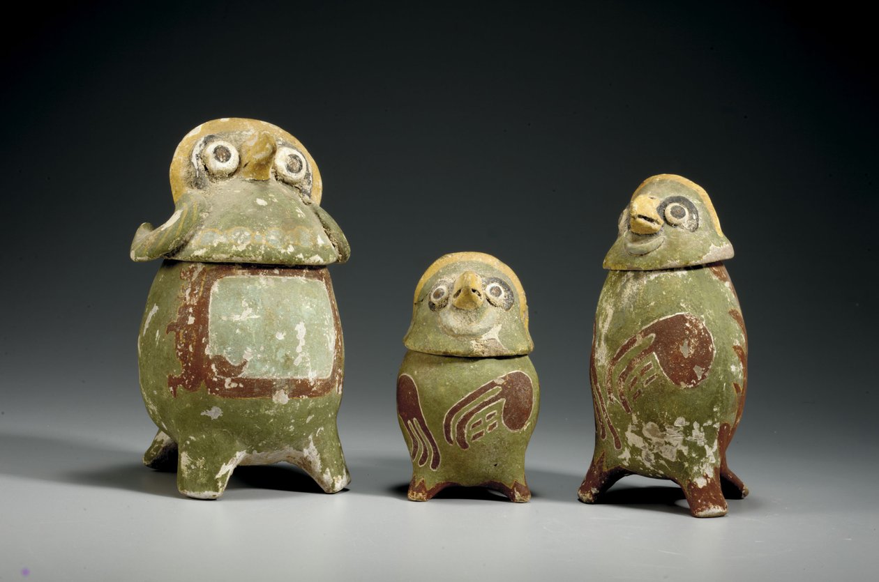 Tři nádoby s polychromovanými terakotovými podobiznami Mixtec, cca 900-1200 od Mixtec