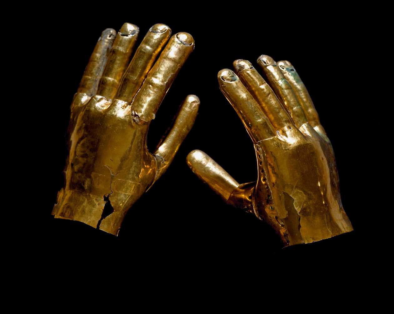 Předkolumbijské umění, kultura Mochica (Moche, mochique): pohřební ruce ve zlatě. 200-500 apres JC Lima, Musee de l