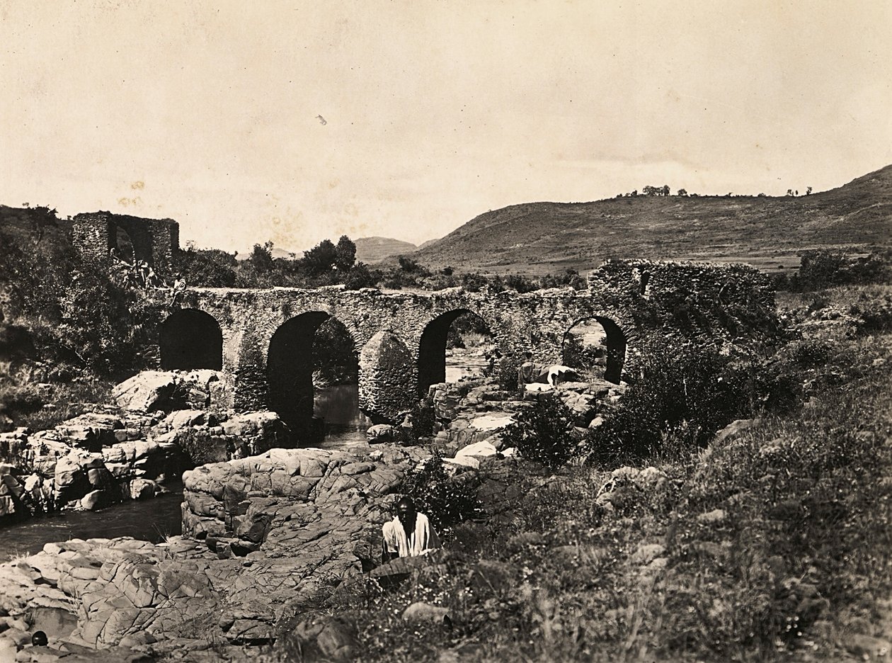 „Budování říše“ ve fašistickém věku: Portugalský most v Gondaru, Etiopie, 9.5.1936 (černobílá fotografie) od Modestino Baldinetti