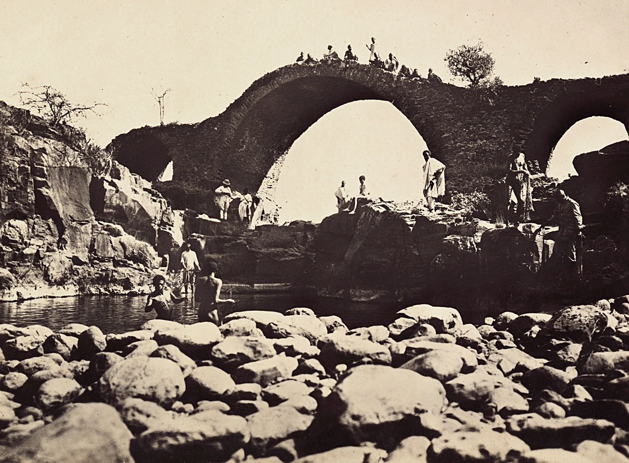 „Budování říše“ ve fašistickém věku: Portugalský most přes řeku Angareb, 09.05.1936 (černobílá fotografie) od Modestino Baldinetti