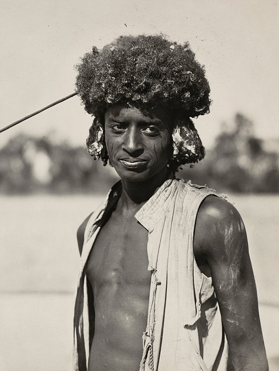 „Budování říše“ ve fašistickém věku: muž z kmene Beni Amer, 09.05.1936 (černobílá fotografie) od Modestino Baldinetti