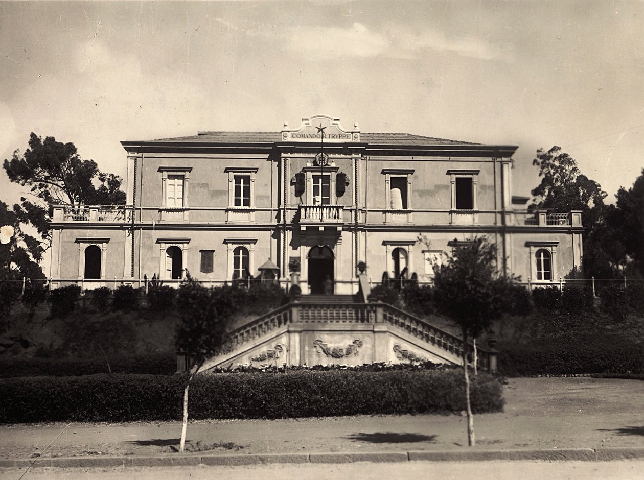 „Budování říše“ ve fašistickém věku: velitelské centrum v Asmaře, 9.5.1936 (černobílá fotografie) od Modestino Baldinetti