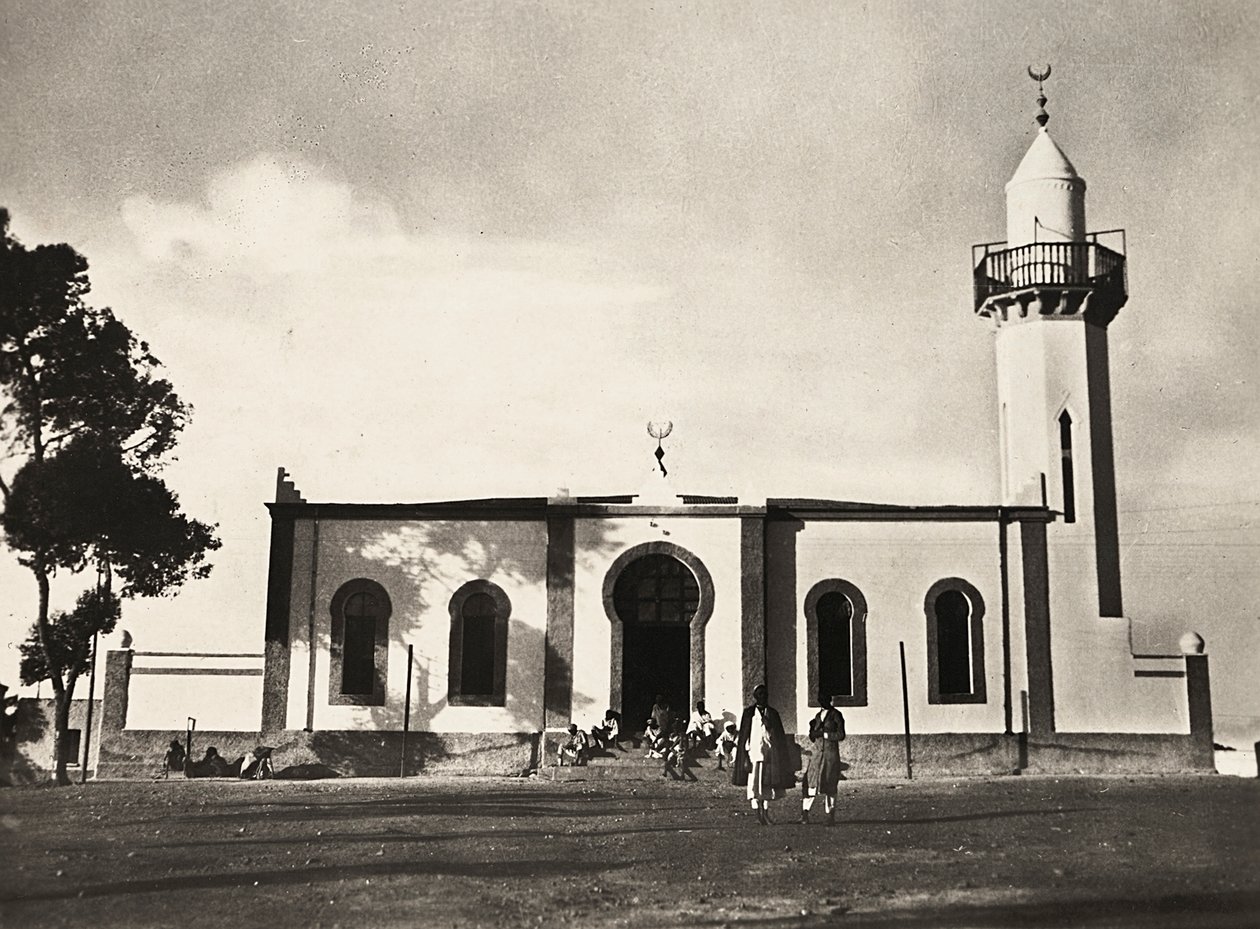 „Budování říše“ ve fašistickém věku: mešita Asmara, 9.5.1936 (černobílá fotografie) od Modestino Baldinetti