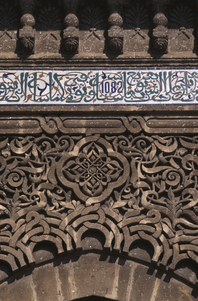 Dveře hrobky, detail (keramika a štuk) od Moroccan School