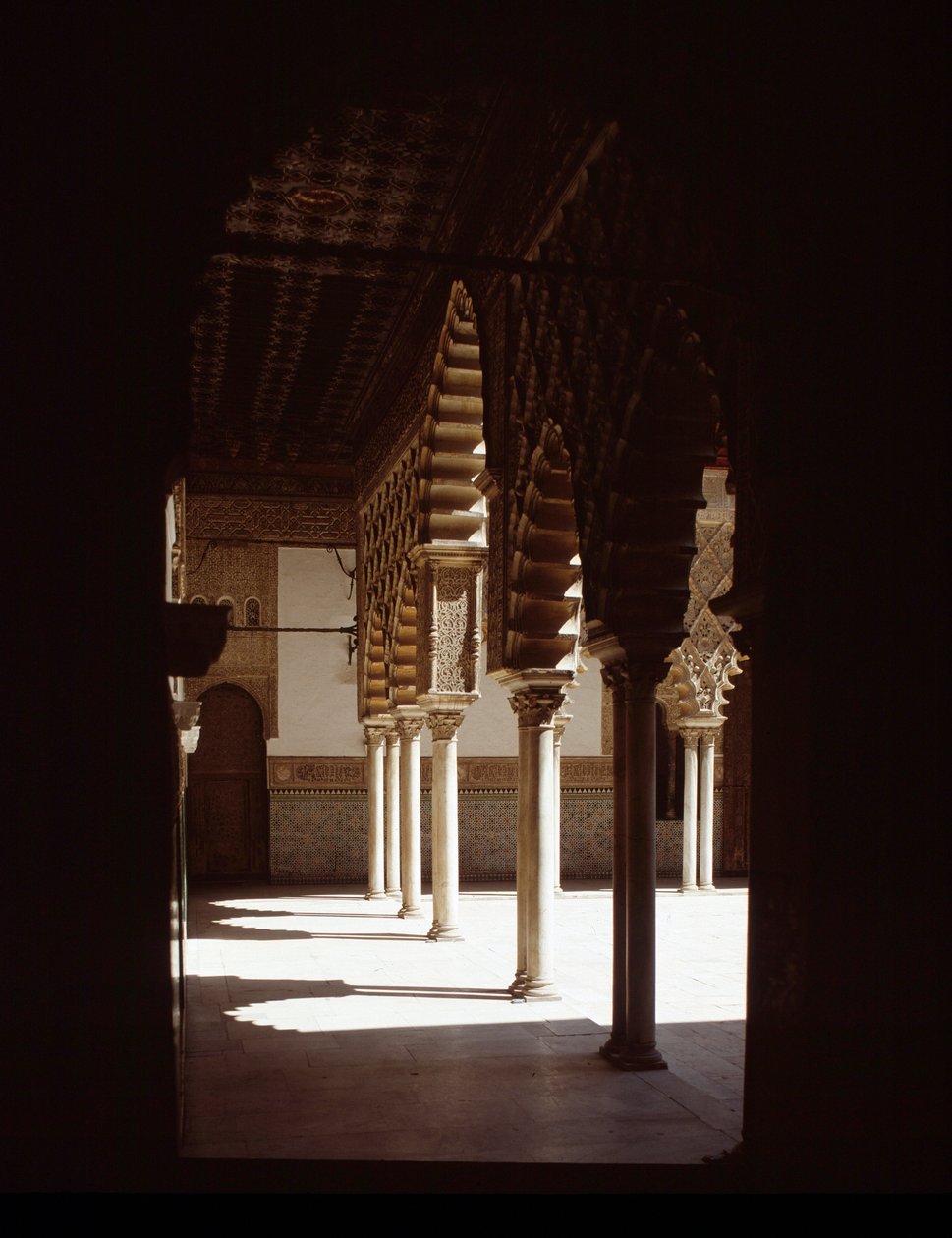Art mudejar: pohled na dvůr dam (Patio de las Doncellas) od Mudejar School