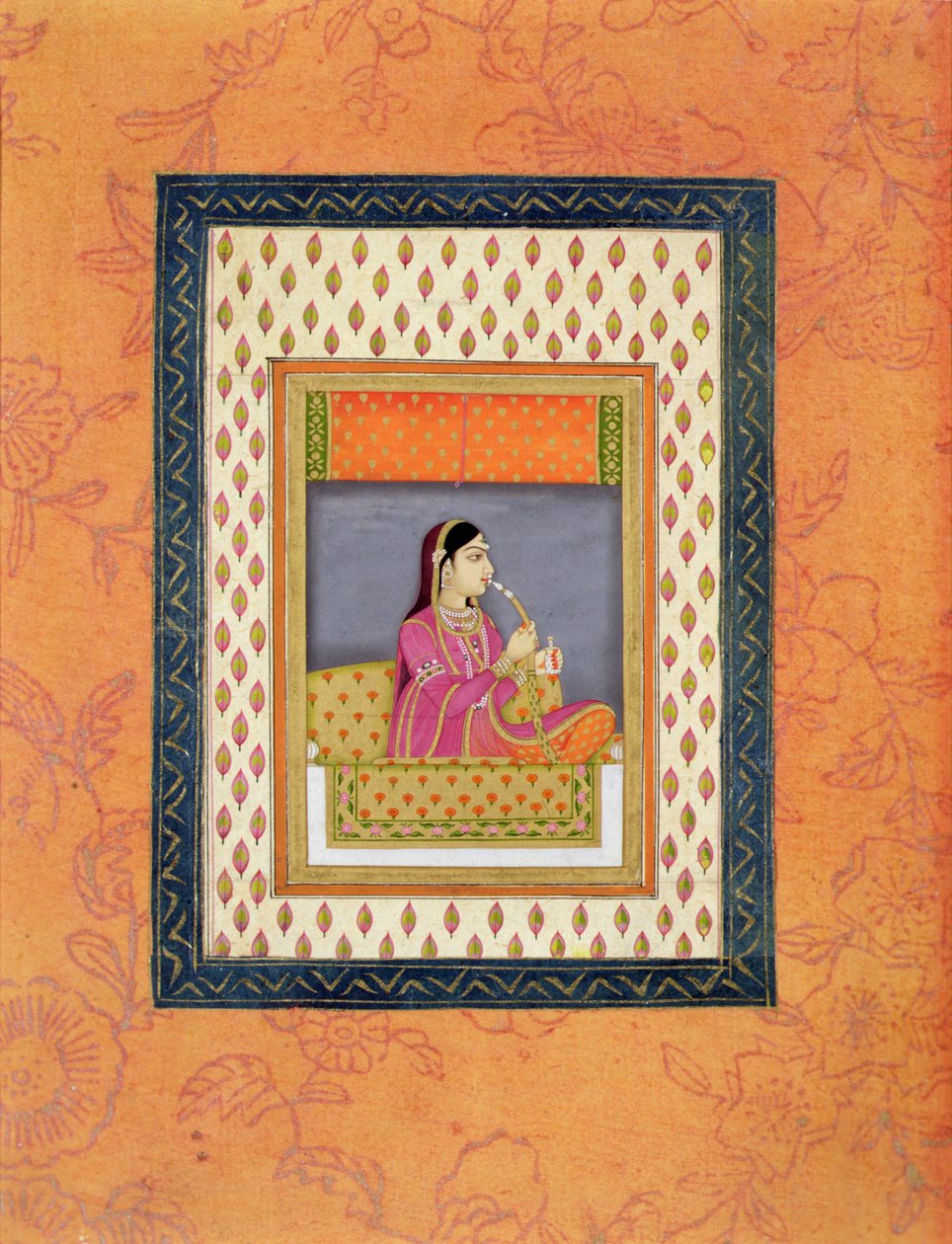 Dáma kouřící vodní dýmku a držící lahvičku s parfémem, cca 1760 (neprůhledné wc na papíře) od Mughal School