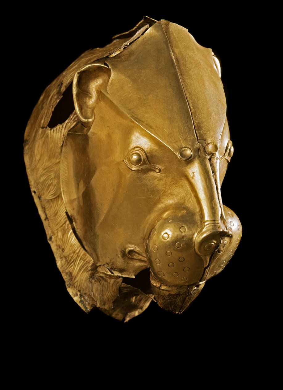 Mykénské umění: rython nebo rhyton nebo zlatý rython (sklo přístroje) ve tvaru lví hlavy z hrobu IV, Mycenes. 16. století před naším letopočtem. Ztlumit. 14 cm Athény, Národní archeologické muzeum - mykénské umění: zlatá hlava lva rhyton (obřadní sklo) z G od Mycenaean