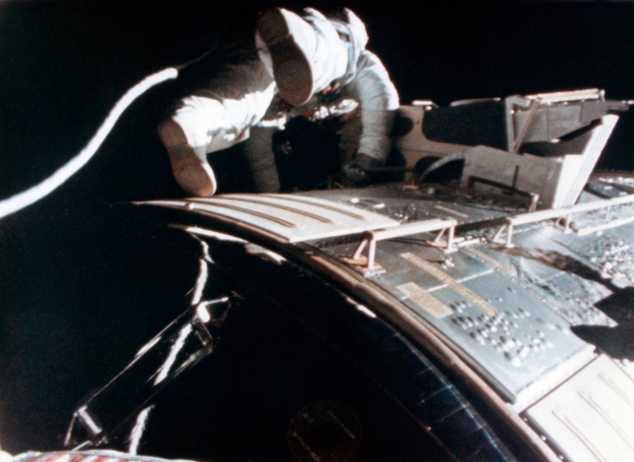 Alfred M. Worden b1932 během lunární mise Apollo 15, 1971. od NASA Images